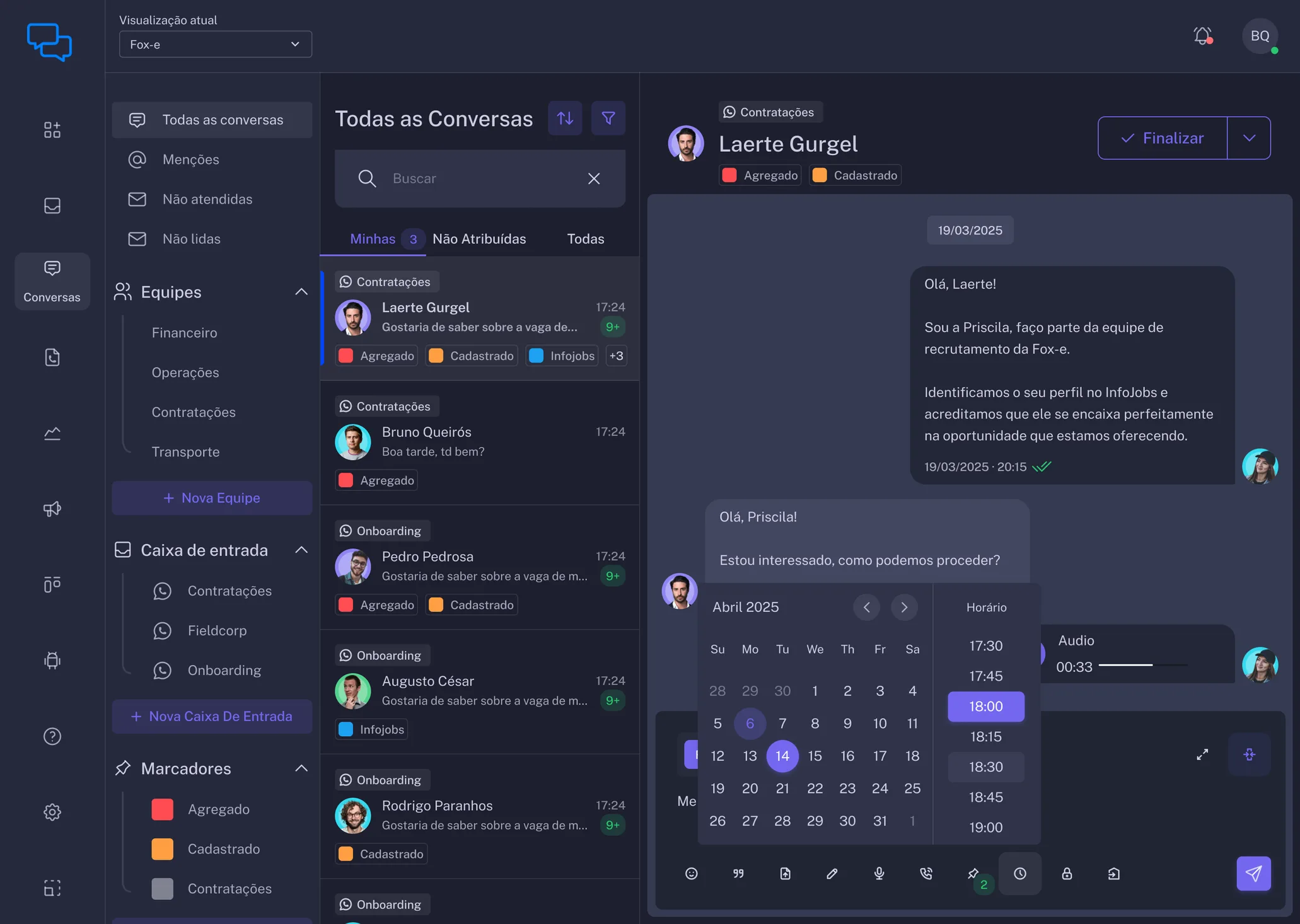 Caixa de entrada do WiseChat com a lista de conversas, o chat de uma candidatura em andamento e o seletor de data e horário aberto